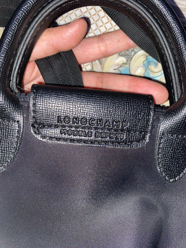Longchamp Sling Bag (Class A) (Category: Cross-body Bags) located in Quezon City. Submitted by notmaexy (Listing ID 1237864881, Image 3). Description: .