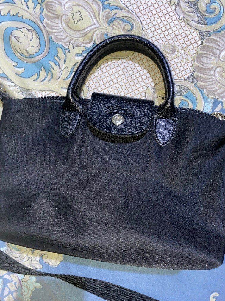 Longchamp Sling Bag (Class A) (Category: Cross-body Bags) located in Quezon City. Submitted by notmaexy (Listing ID 1237864881, Image 1). Description: .