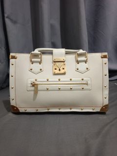 Louis Vuitton White Suhali Leather L'aimable Moka Bag . Very Good, Lot  #18025