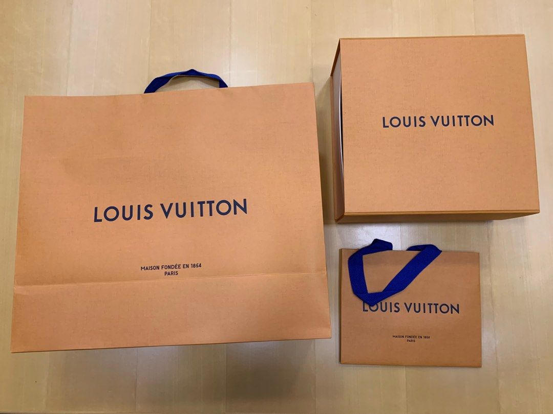 Louis Vuitton 紙袋x2 紙盒x1, 名牌, 手袋及銀包- Carousell