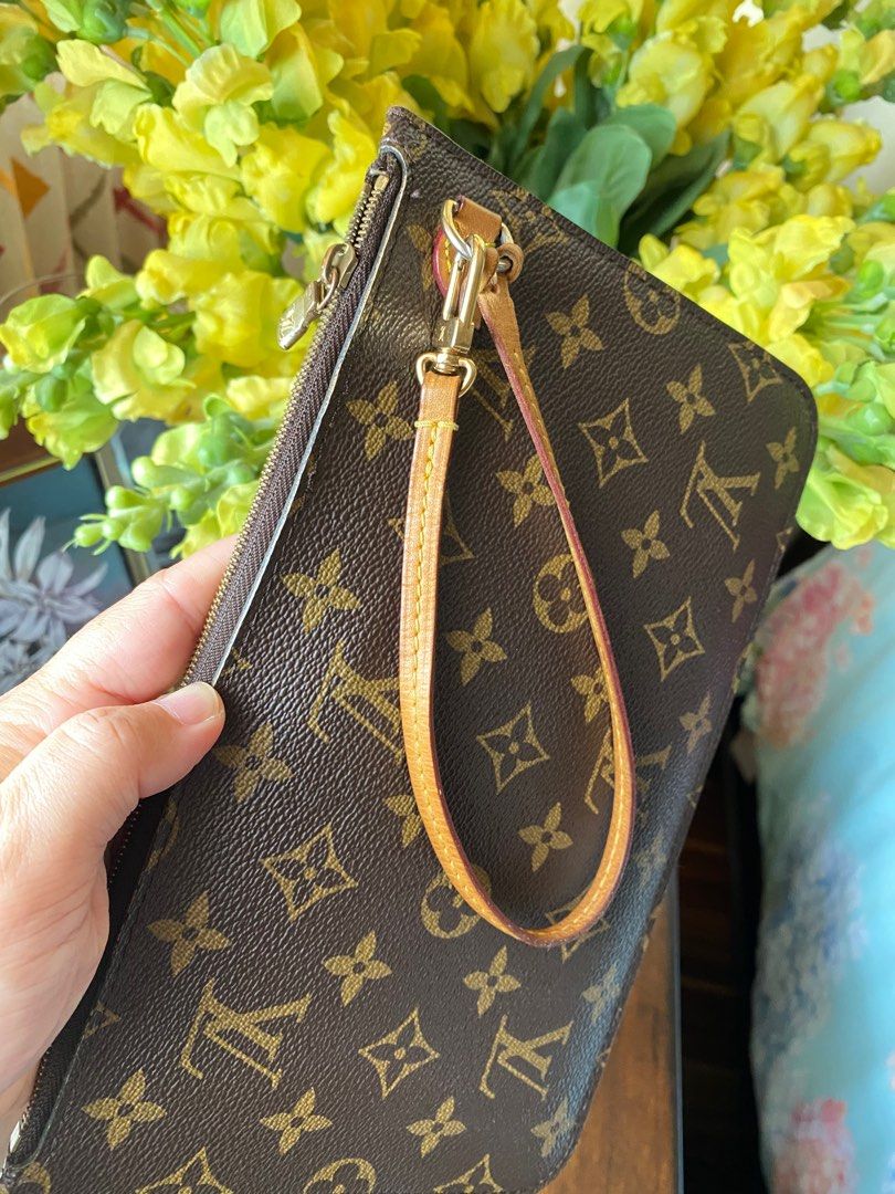louis-vuitton neverfull with pouch
