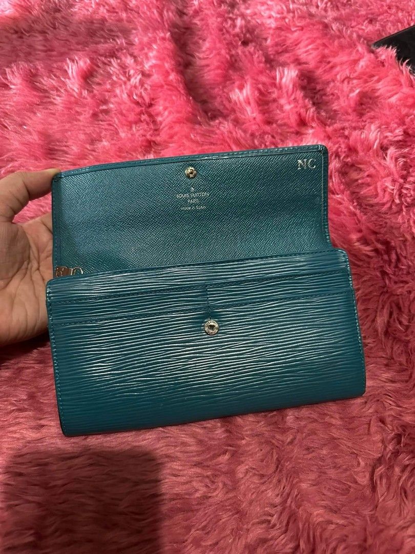 LV Wallet (Category: Luxury Bags & Wallets) located in Antipolo. Submitted by loveluxurydiscount (Listing ID 1237704919, Image 3). Description: 💯auth 👝ell vee 👝wallet.