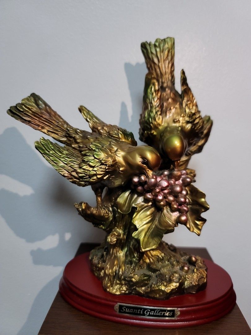 magpie statue, Furniture & Home Living, Home Decor, Other Home Decor on