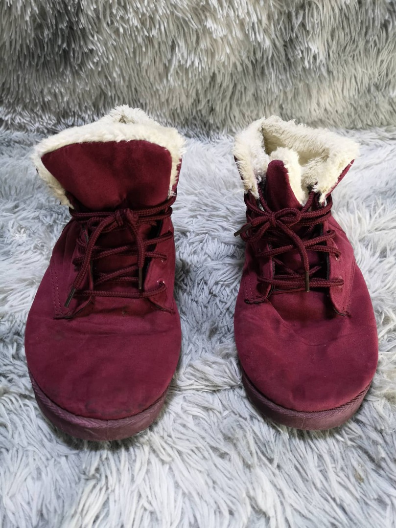 Maroon sorel boots clearance