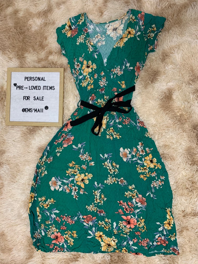 Maxi dress with black ribbon belt medium to large size on Carousell