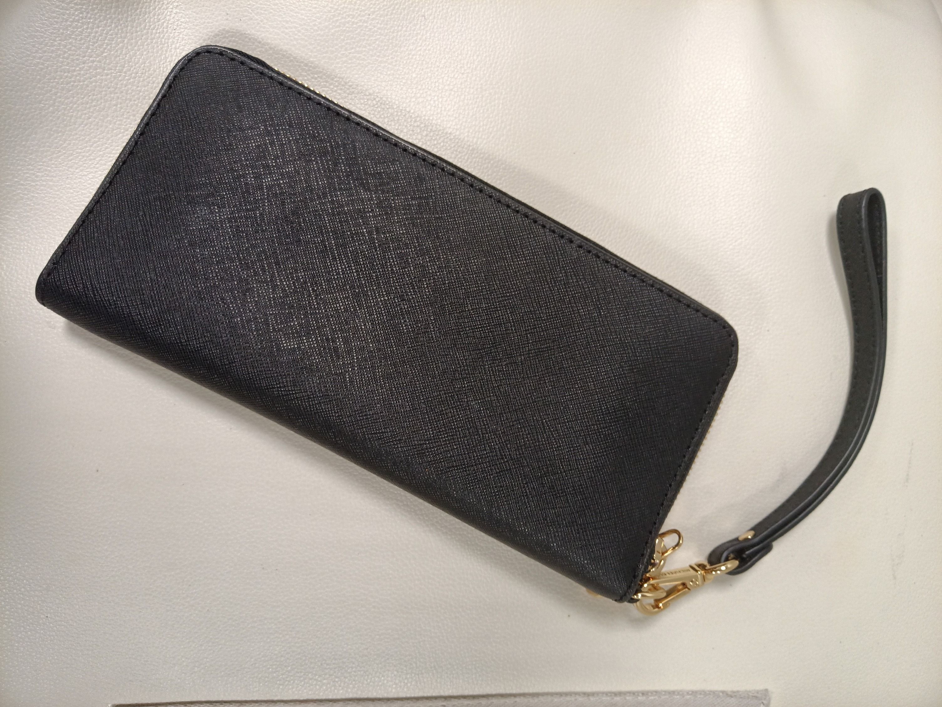 Michael Kors wallet wristlet Luxury Bags Wallets on Carousell