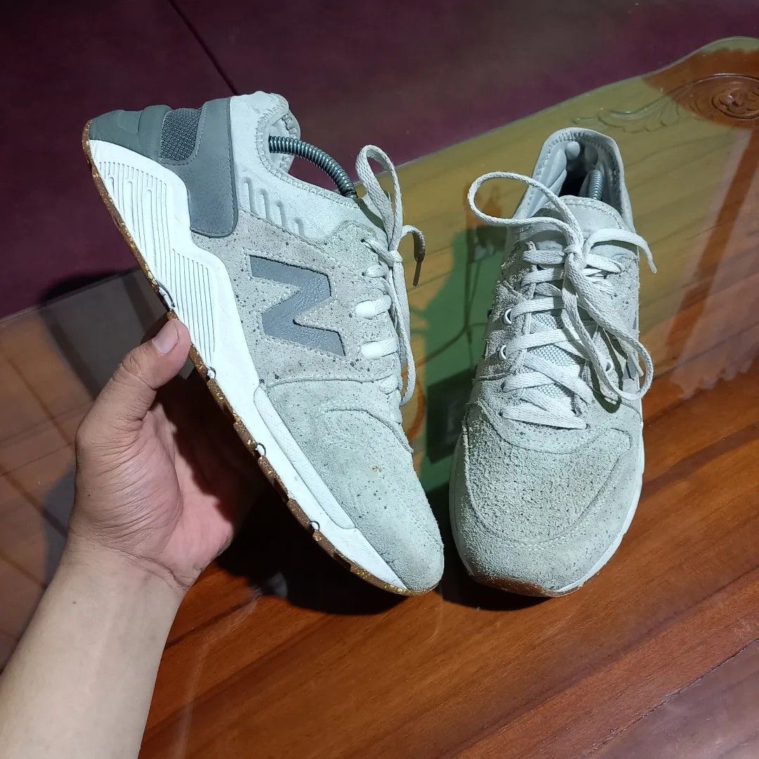 NEW BALANCE 009 Fesyen Pria Sepatu Sneakers di Carousell