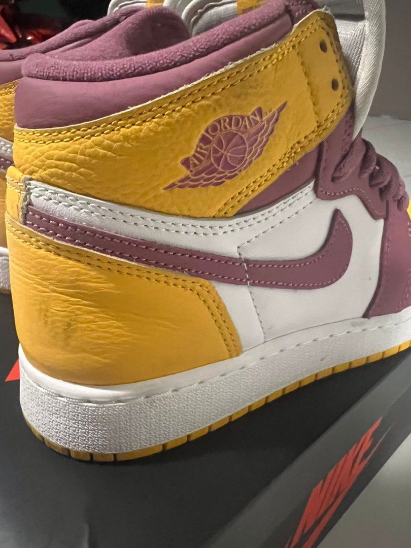 Purple and gold jordan 1 on sale
