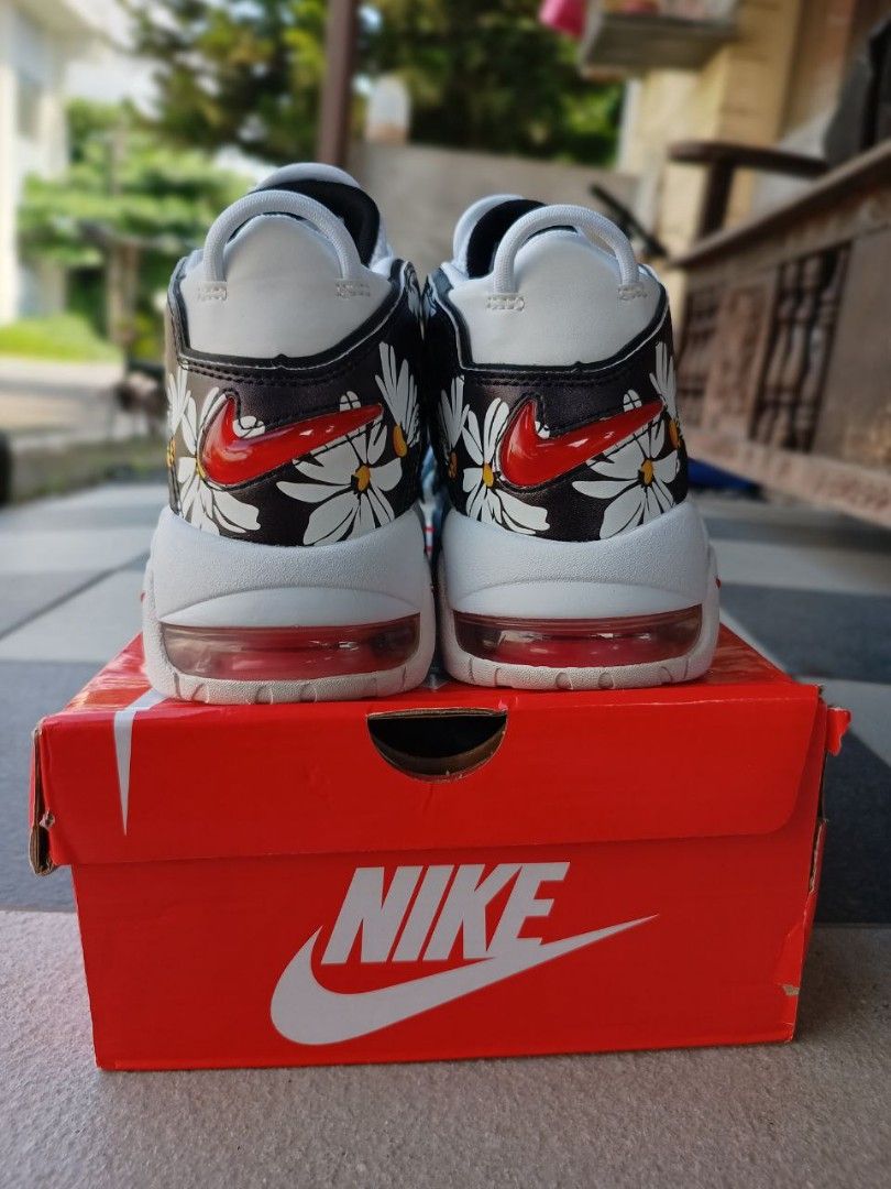 NIKE More Uptempo