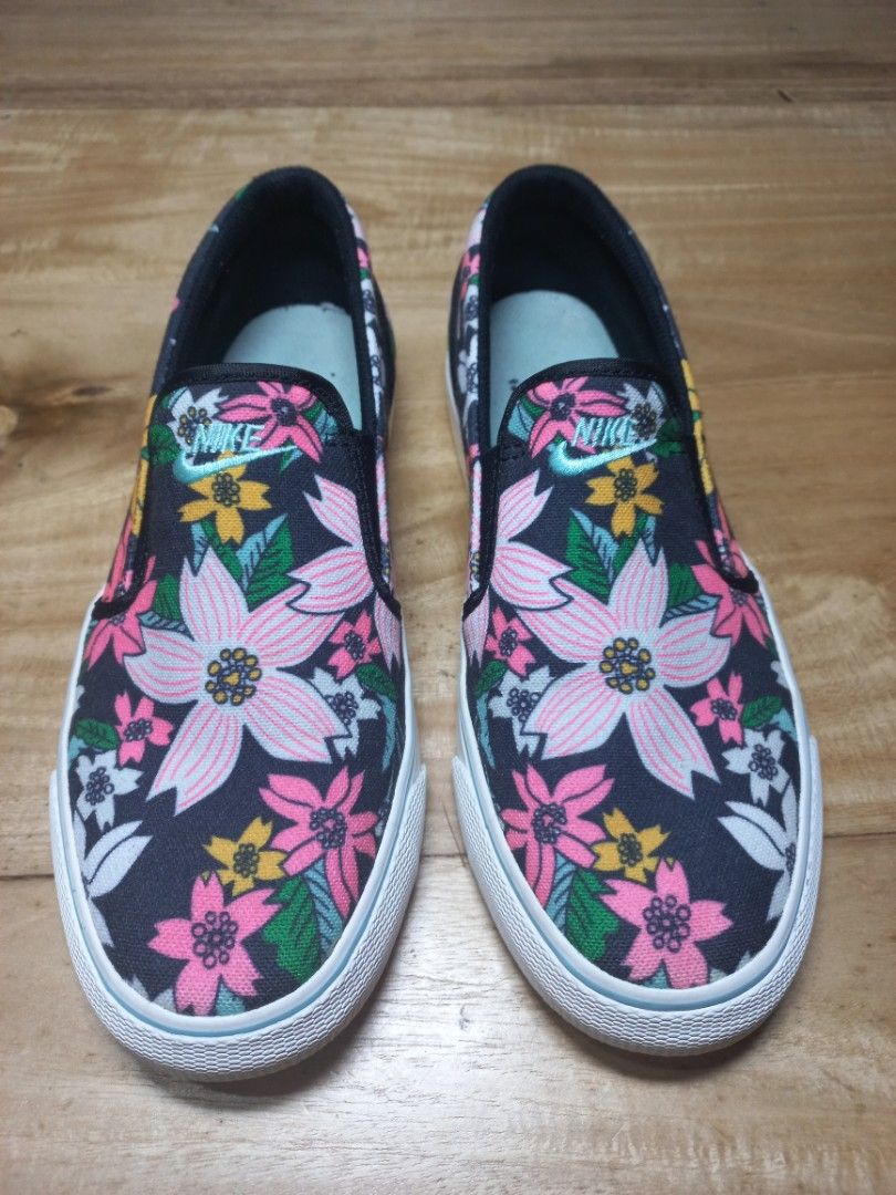 Nike toki hotsell slip on pink