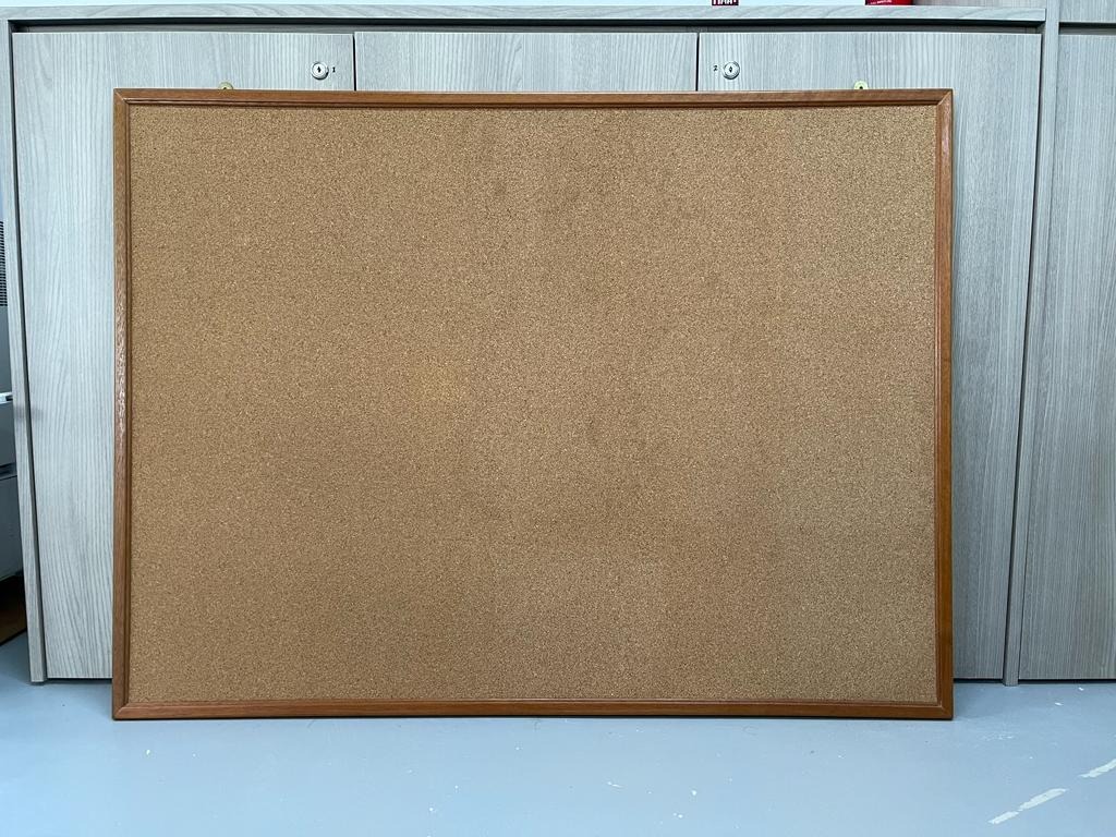 Notice board ( 120cm x 90cm ), Hobbies & Toys, Stationery & Craft
