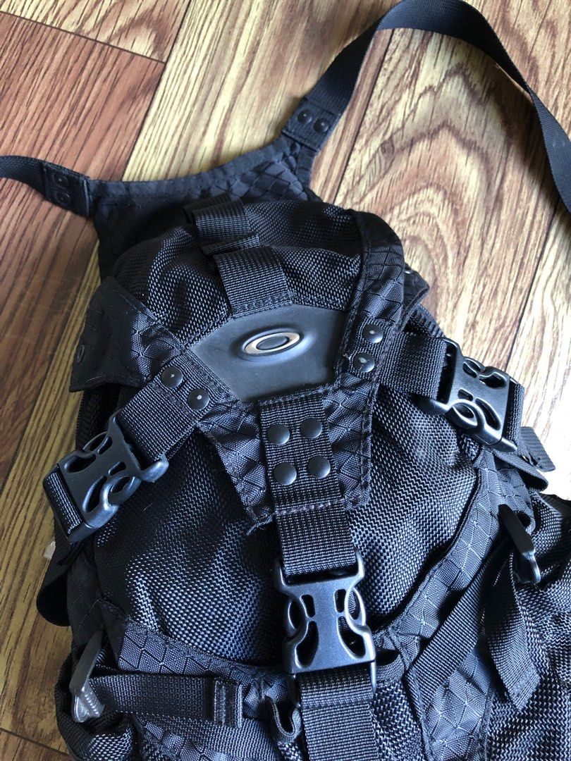 Oakley small deals icon backpack