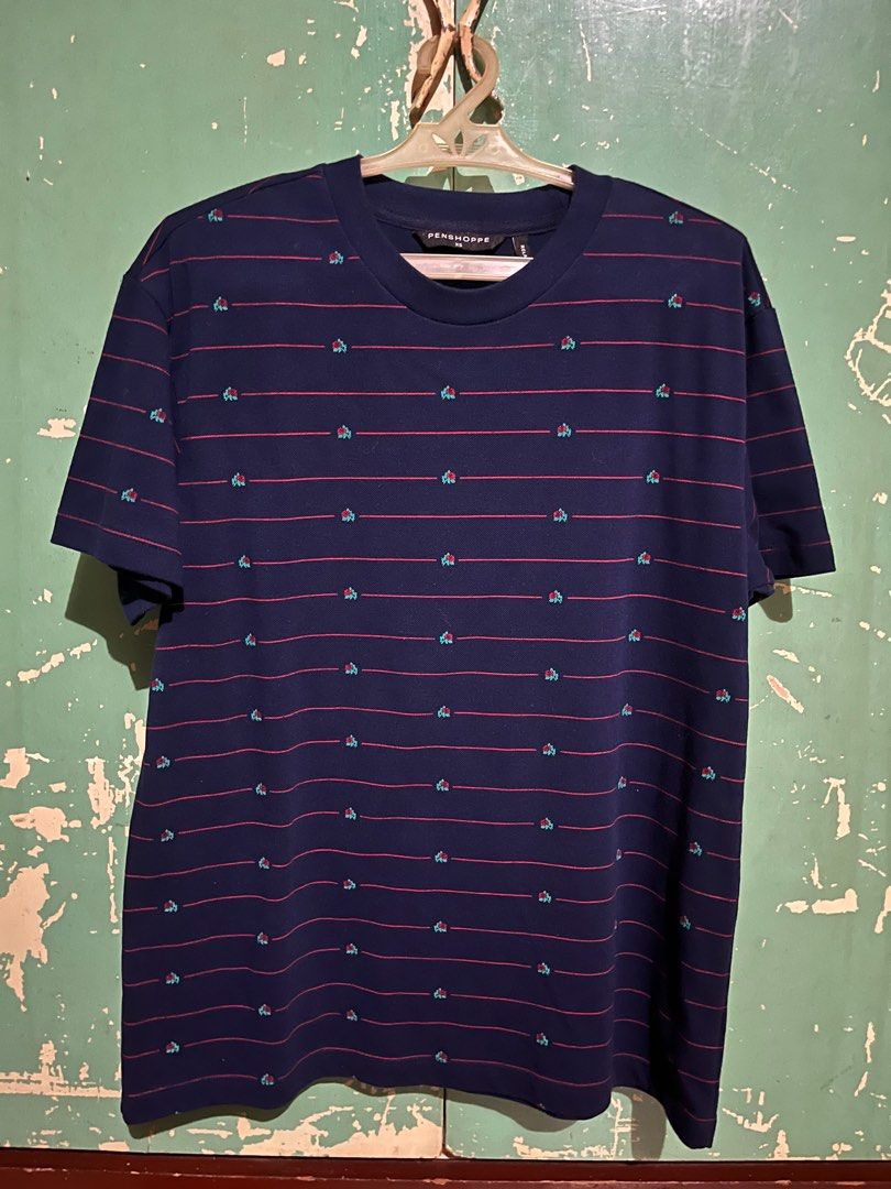 Penshoppe Relaxed Fit Shirt (Category: Shirts) located in Manila. Submitted by ysc10 (Listing ID 1237808659, Image 1). Description: Can fit up to S to M Mop: Gcash Mod: GGX.