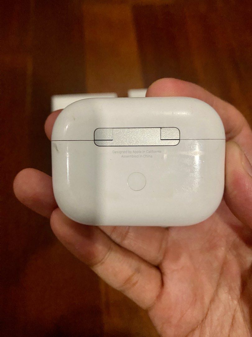 Apple airpods wireless charging case only on sale