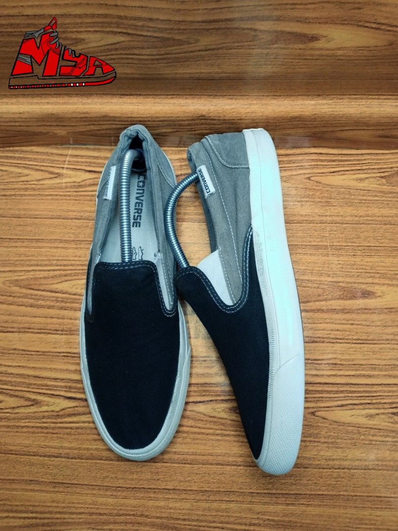 Sepatu slip on sale on converse