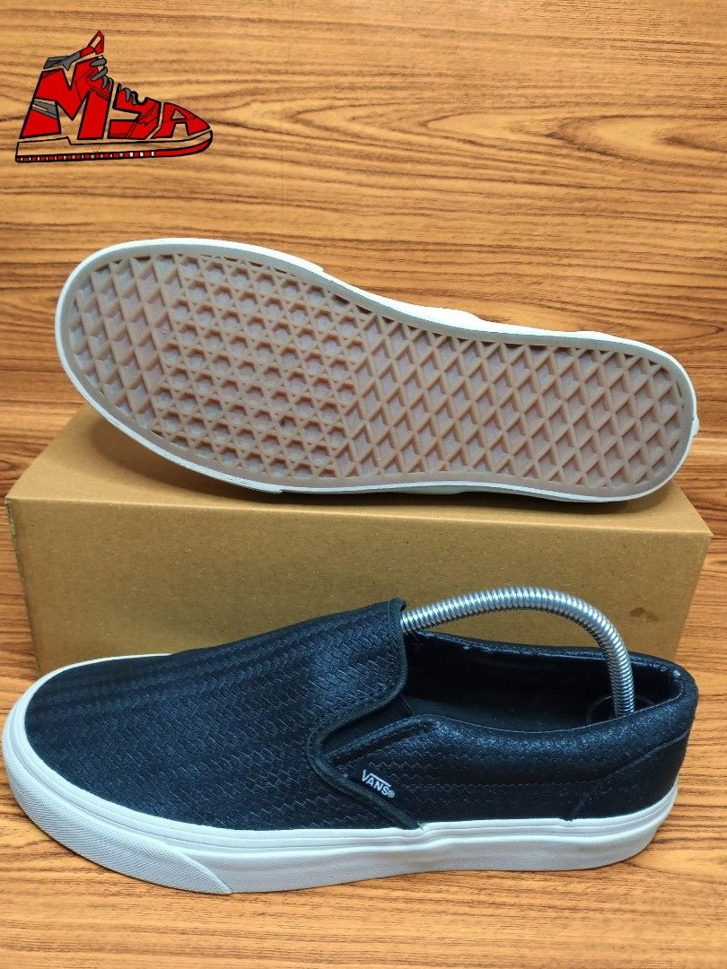 Sepatu vans sale slip on