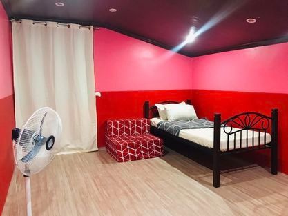 SEMI-DOUBLE BED ROOM in Attic Area FOR RENT
