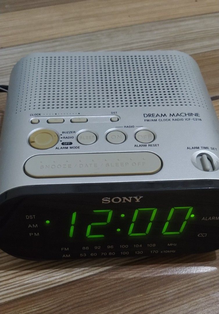 Sony alarm clock with am/fm radio on Carousell