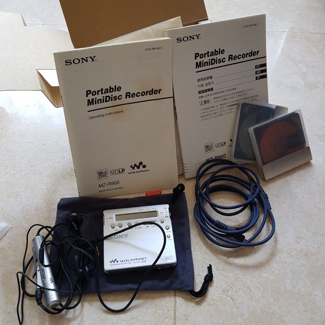 SONY WALKMAN MZR900 RECORDING MD WALKMAN, Hobbies & Toys, Music