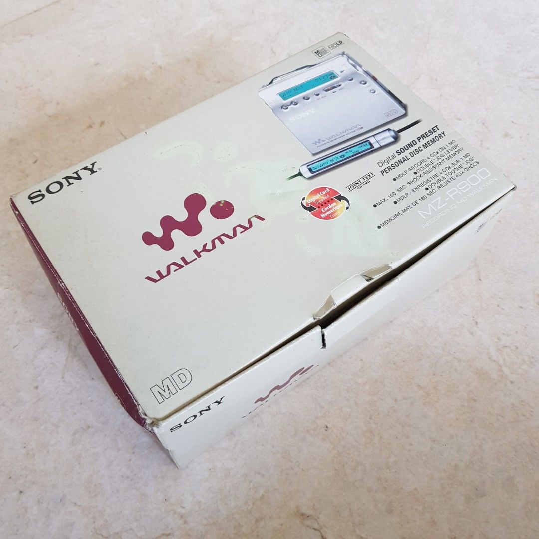 SONY WALKMAN MZR900 RECORDING MD WALKMAN, Hobbies & Toys, Music