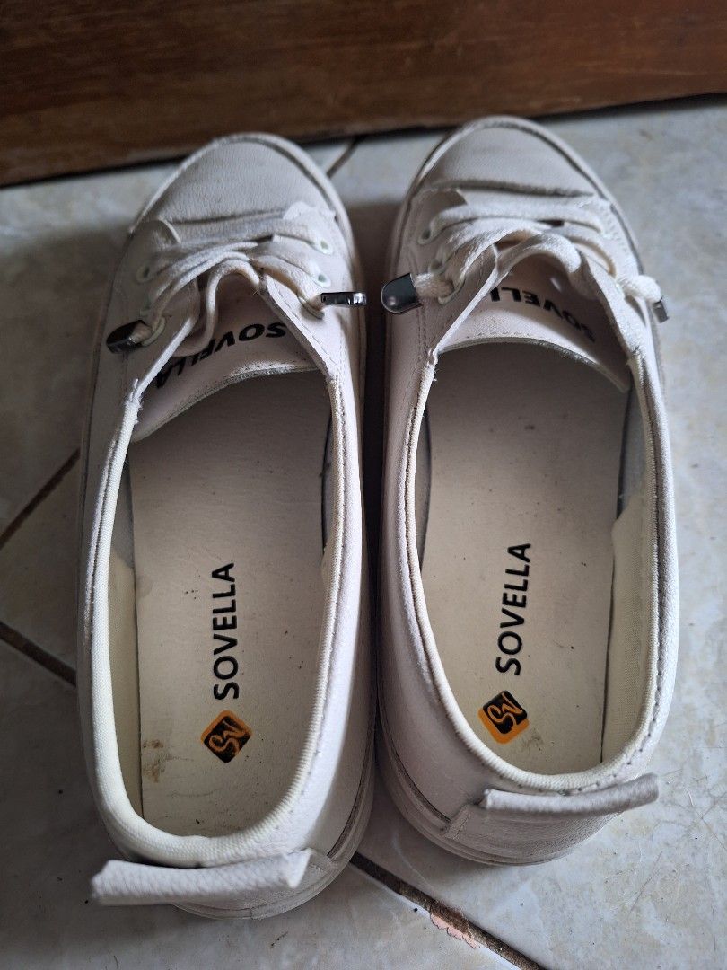 Sovella Beige Shoes Sepatu Slip On, Fesyen Wanita, Sepatu di Carousell
