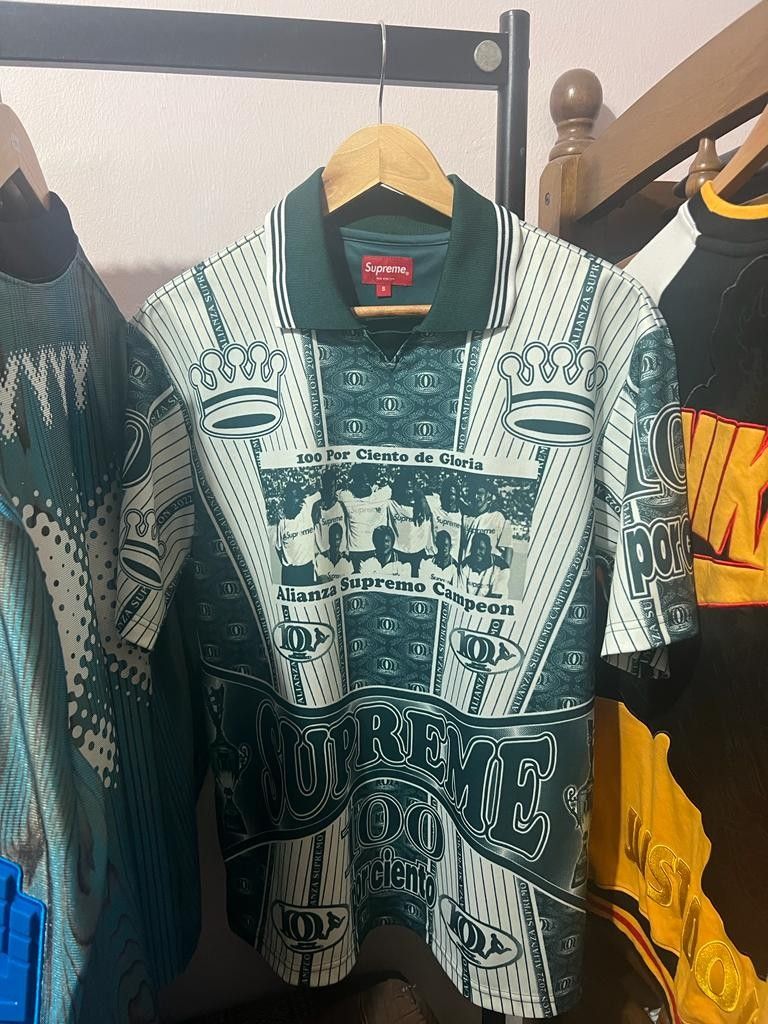 Supreme discount por lv