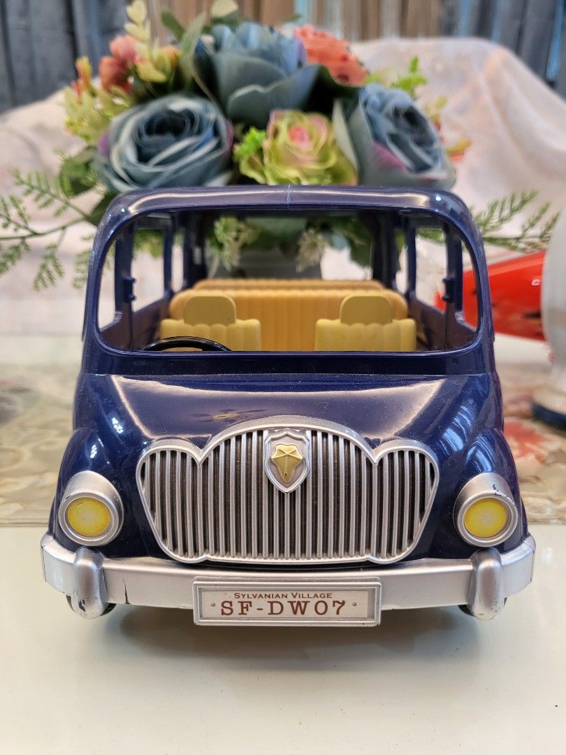 Sylvanian Blue Car (Category: Vehicle & Diecast Models) located in San Fernando. Submitted by jpmarketplace2023 (Listing ID 1237732144, Image 1). Description: -Sylvanian blue car for only PHP800 -Lightly used with slight flaws -Authentic from Japan.