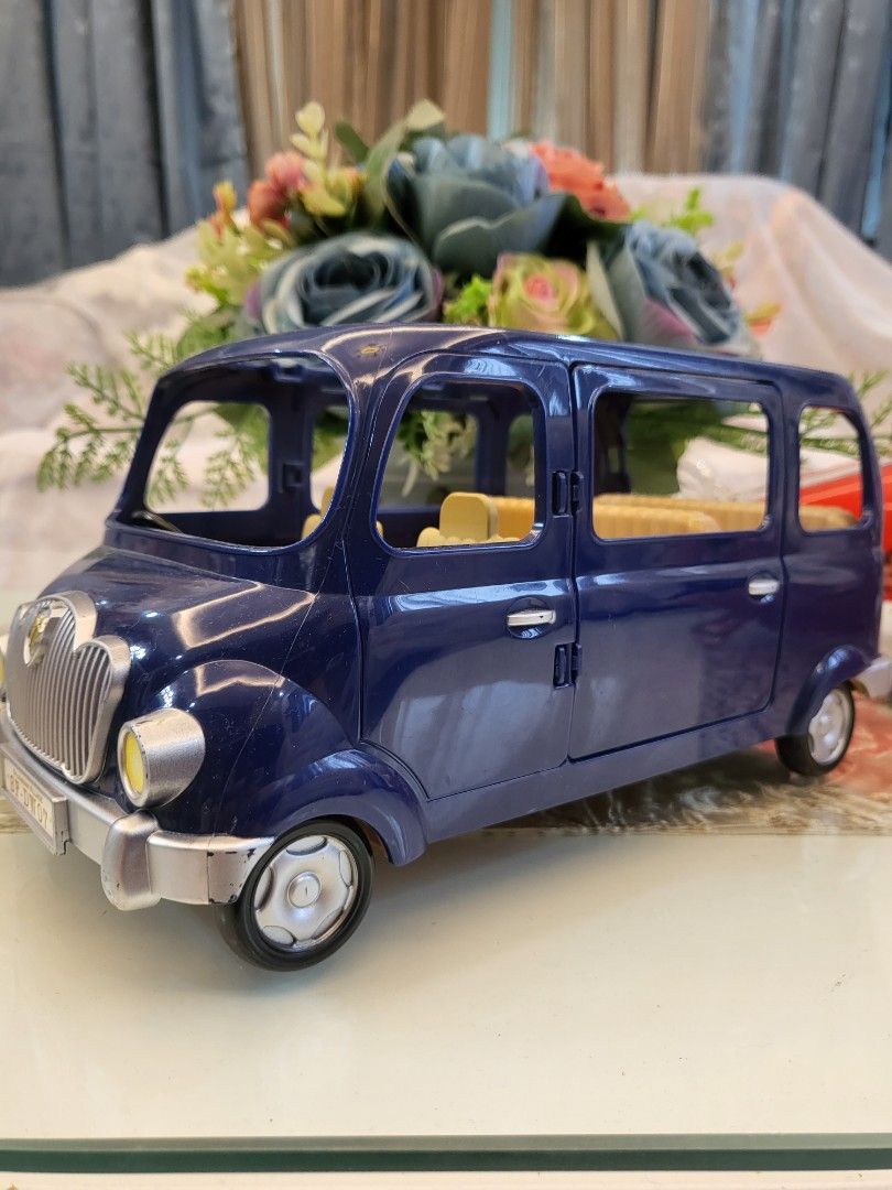 Sylvanian Blue Car (Category: Vehicle & Diecast Models) located in San Fernando. Submitted by jpmarketplace2023 (Listing ID 1237732144, Image 2). Description: -Sylvanian blue car for only PHP800 -Lightly used with slight flaws -Authentic from Japan.