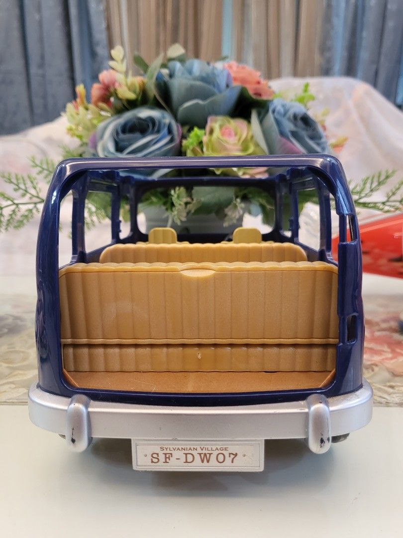 Sylvanian Blue Car (Category: Vehicle & Diecast Models) located in San Fernando. Submitted by jpmarketplace2023 (Listing ID 1237732144, Image 3). Description: -Sylvanian blue car for only PHP800 -Lightly used with slight flaws -Authentic from Japan.