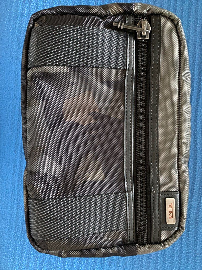 Tumi alpha shop bravo toiletry bag