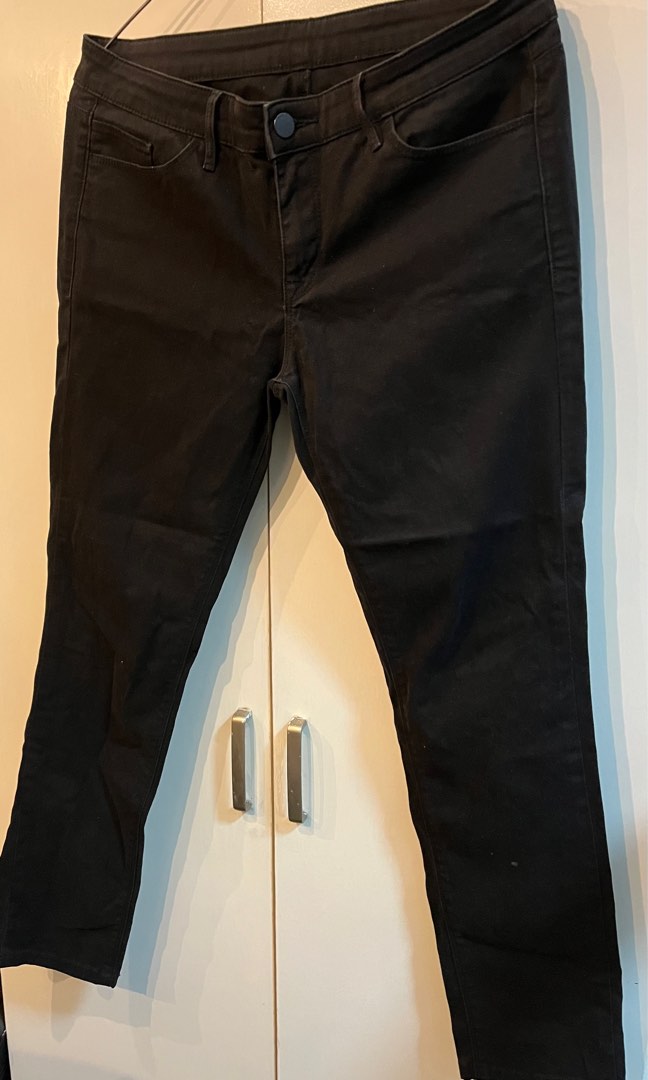 Uniqlo Black Pants, Women's Fashion, Bottoms, Jeans on Carousell