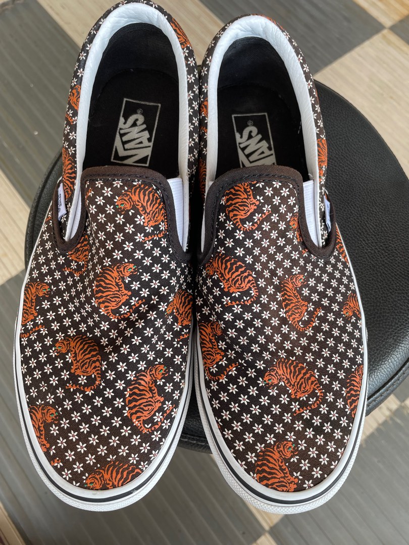 vans tiger slip on
