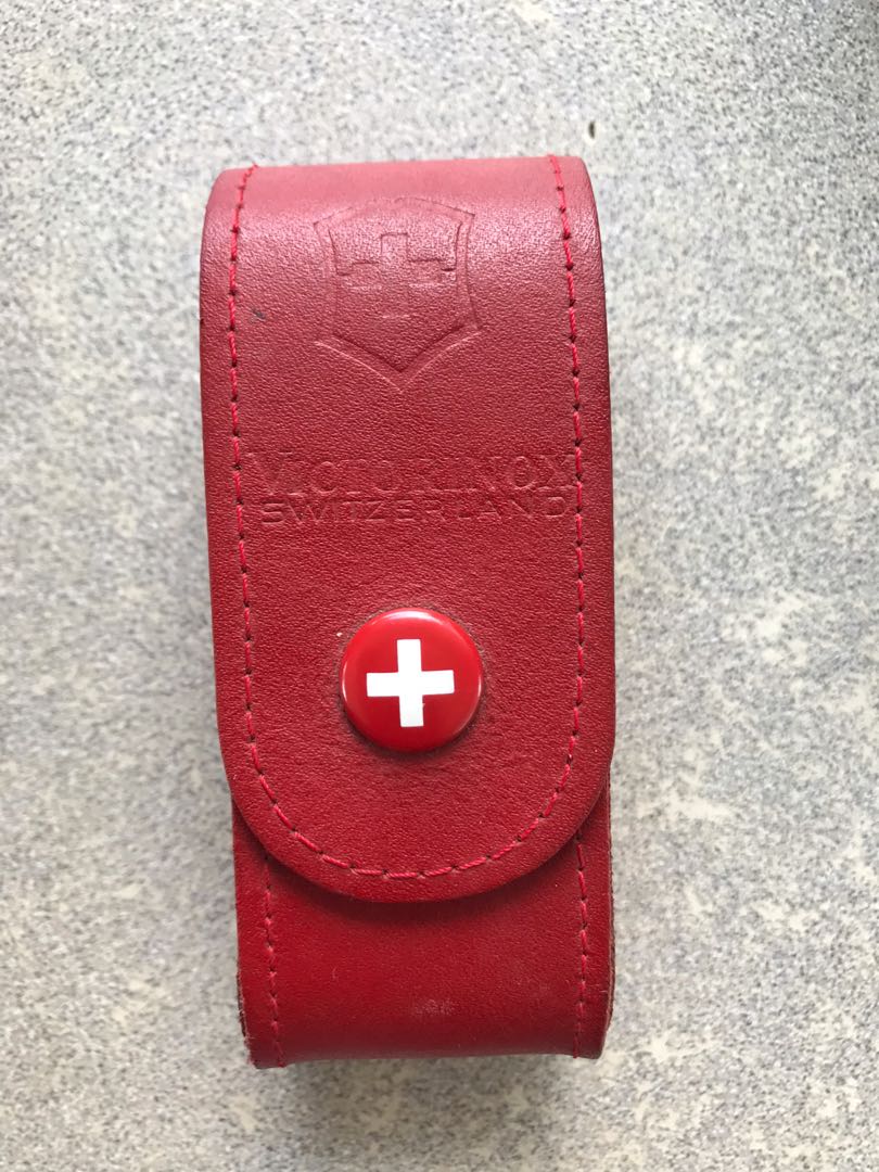 VICTORINOX RED LEATHER BELT POUCH, Sports Equipment, Other Sports