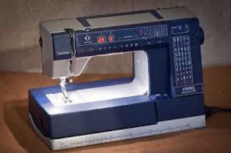 Viking Husqvarna 990, Hobbies & Toys, Stationery & Craft, Craft