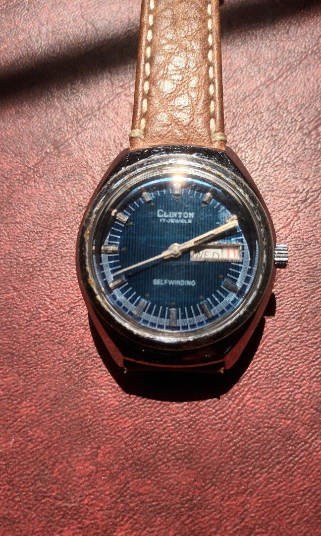 Vintage clinton watch new arrivals