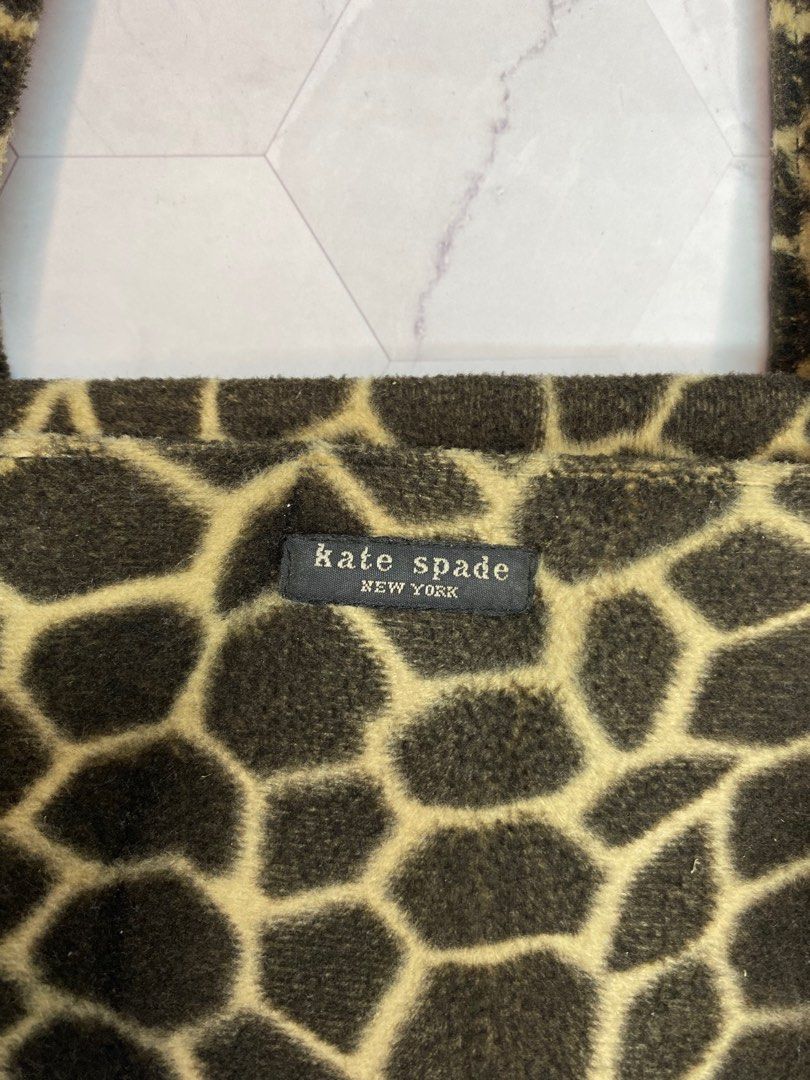 Vintage Kate Spade Bag (Category: Luxury Bags & Wallets) located in Paranaque City. Submitted by jingciti (Listing ID 1237764111, Image 2). Description: Vintage Kate spade fleece fabric.