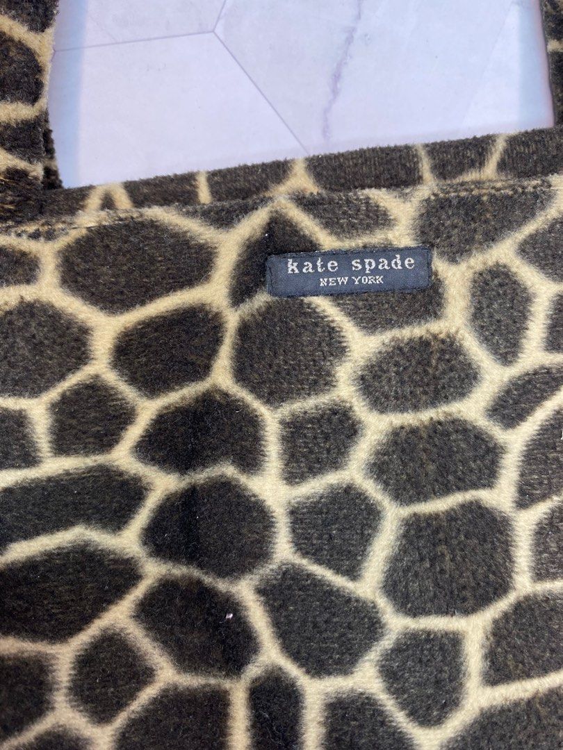 Vintage Kate Spade Bag (Category: Luxury Bags & Wallets) located in Paranaque City. Submitted by jingciti (Listing ID 1237764111, Image 3). Description: Vintage Kate spade fleece fabric.