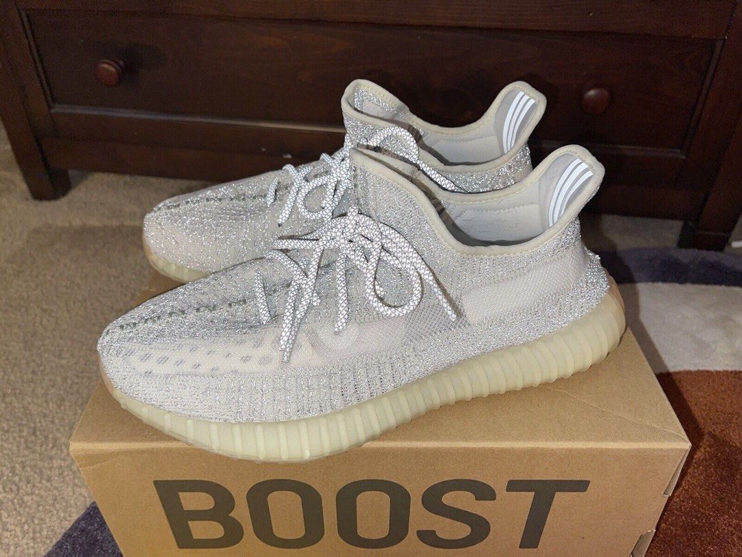 Yeezy 350 boost yeshaya (Category: Footwear) located in Toronto. Submitted by lucas_87 (Listing ID 1237722428, Image 2). Description: Slightly used GOAT authentified (comes with tags) .