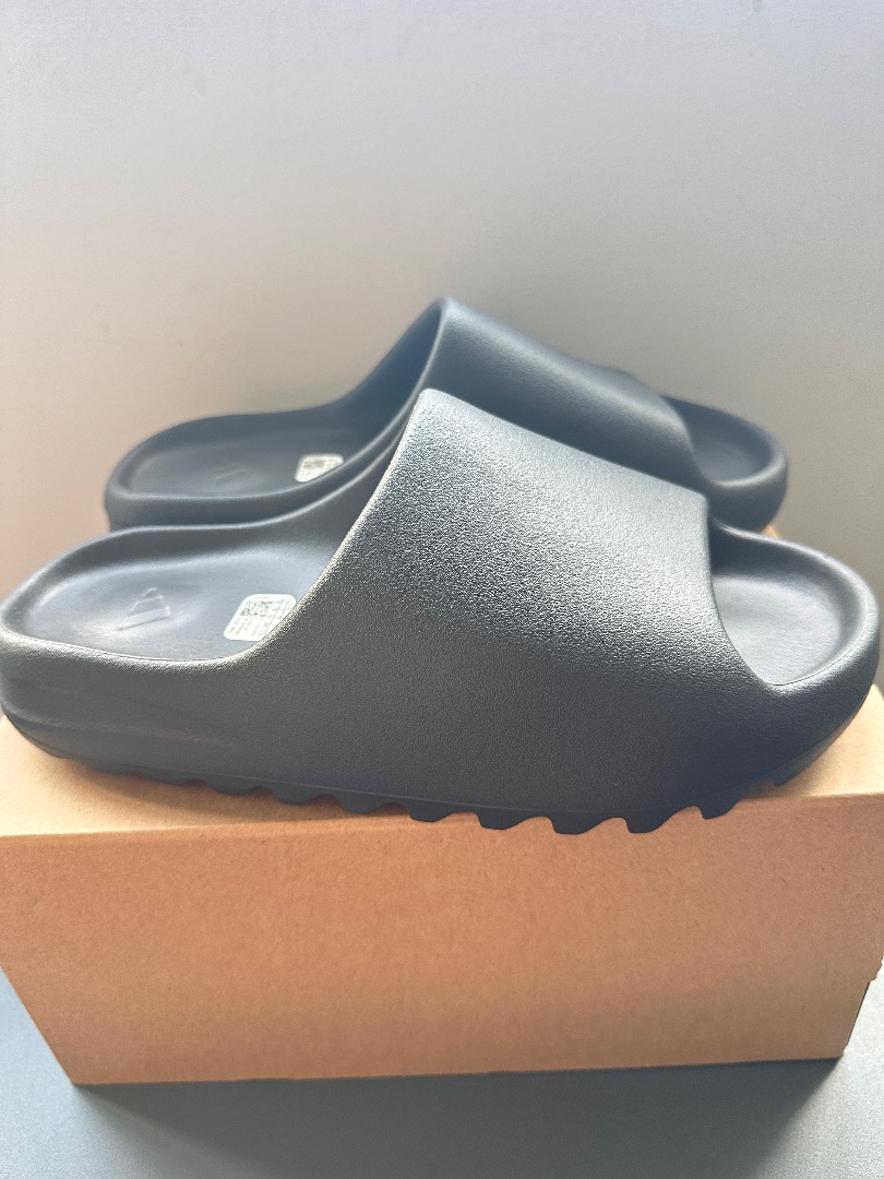 Yeezy Slide Onyx US10 / UK10, Men's Fashion, Footwear, Sneakers on