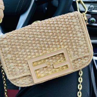 <見贈品區，售完即止>23新款Fendi 編織手袋