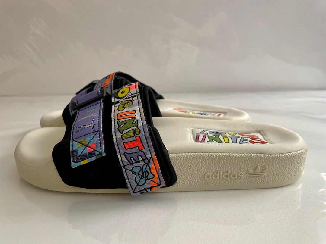 Adidas Adilette 2.0 Slide Love Unites Off White Black Purple GW2411, 女裝, 鞋,  拖鞋- Carousell