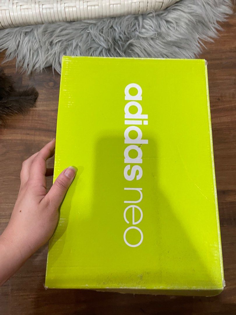 Adidas neo shoes box top