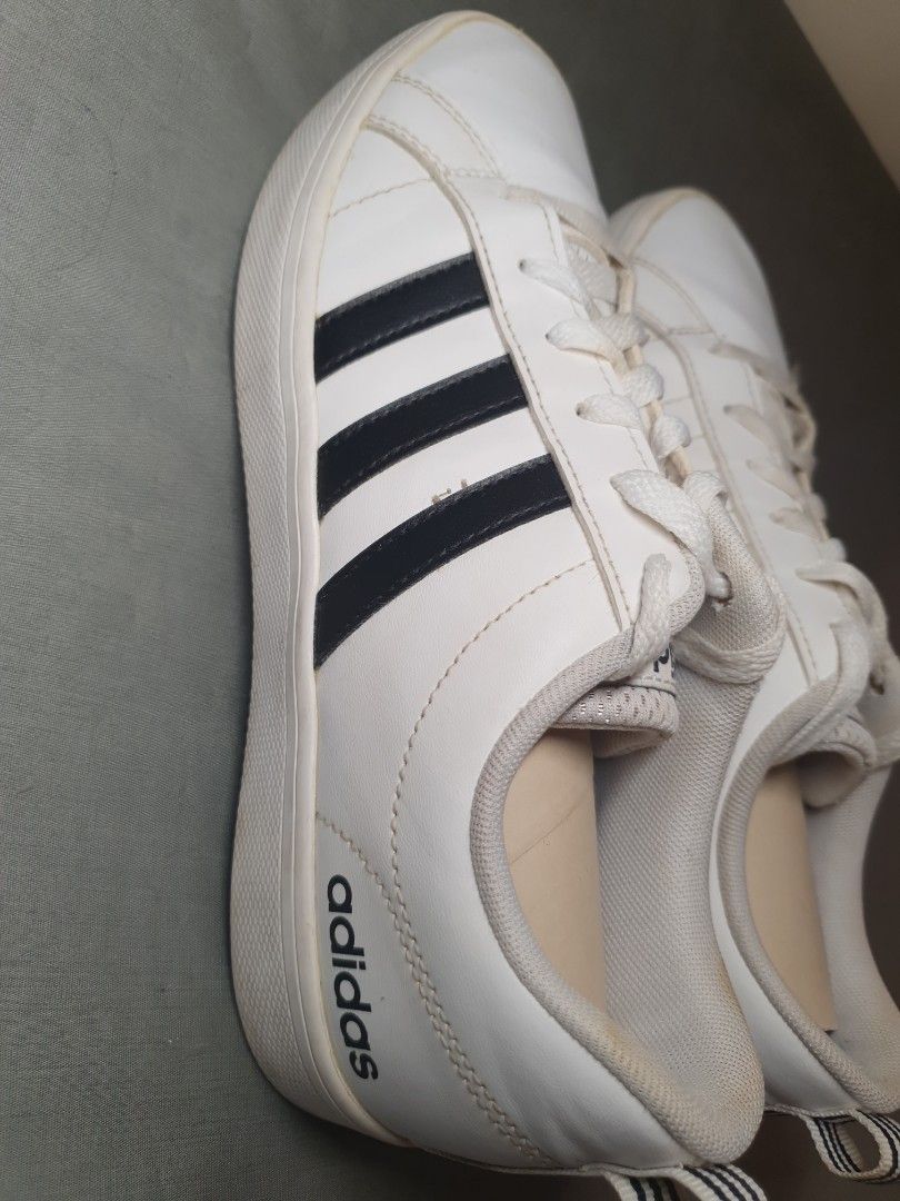 Adidas Classic white rubber shoes womens Sz 6 Women s Fashion