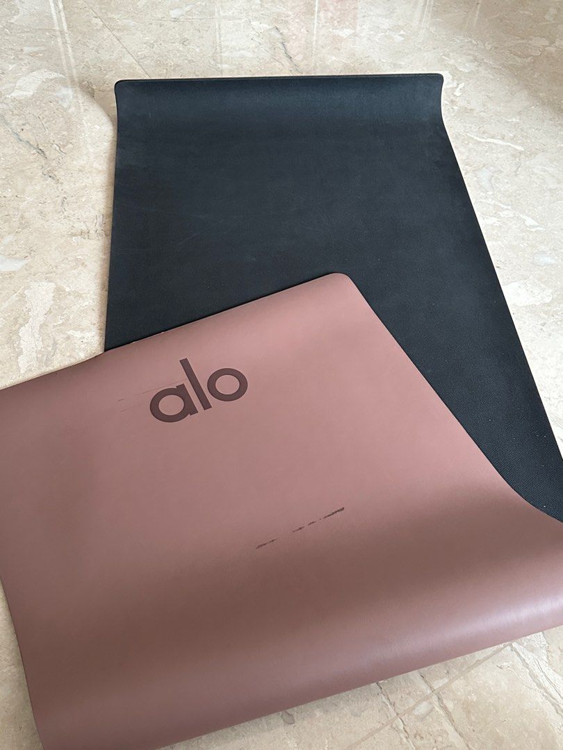 Alo Yoga Warrior Mat in Smoky Quartz - Authentic, Olah Raga, Baju Olahraga  di Carousell