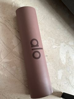 Alo Yoga Warrior Mat in Smoky Quartz - Authentic