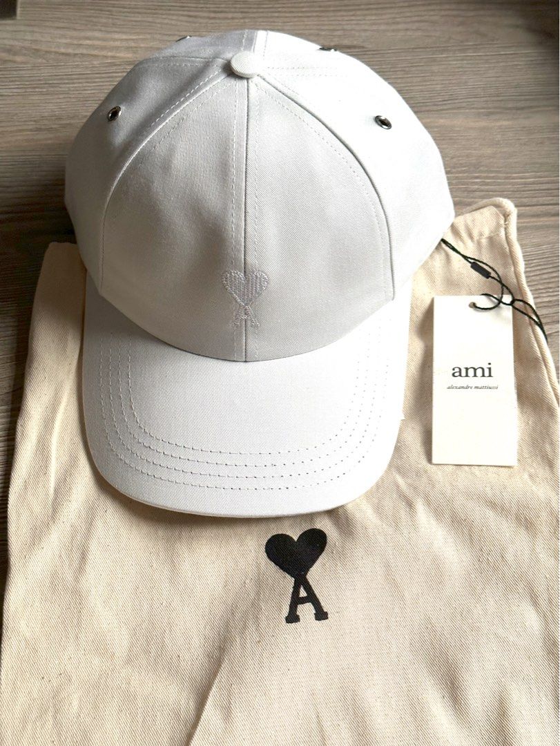AMI Paris Cap white 白色帽, 男裝, 手錶及配件, 棒球帽、帽- Carousell