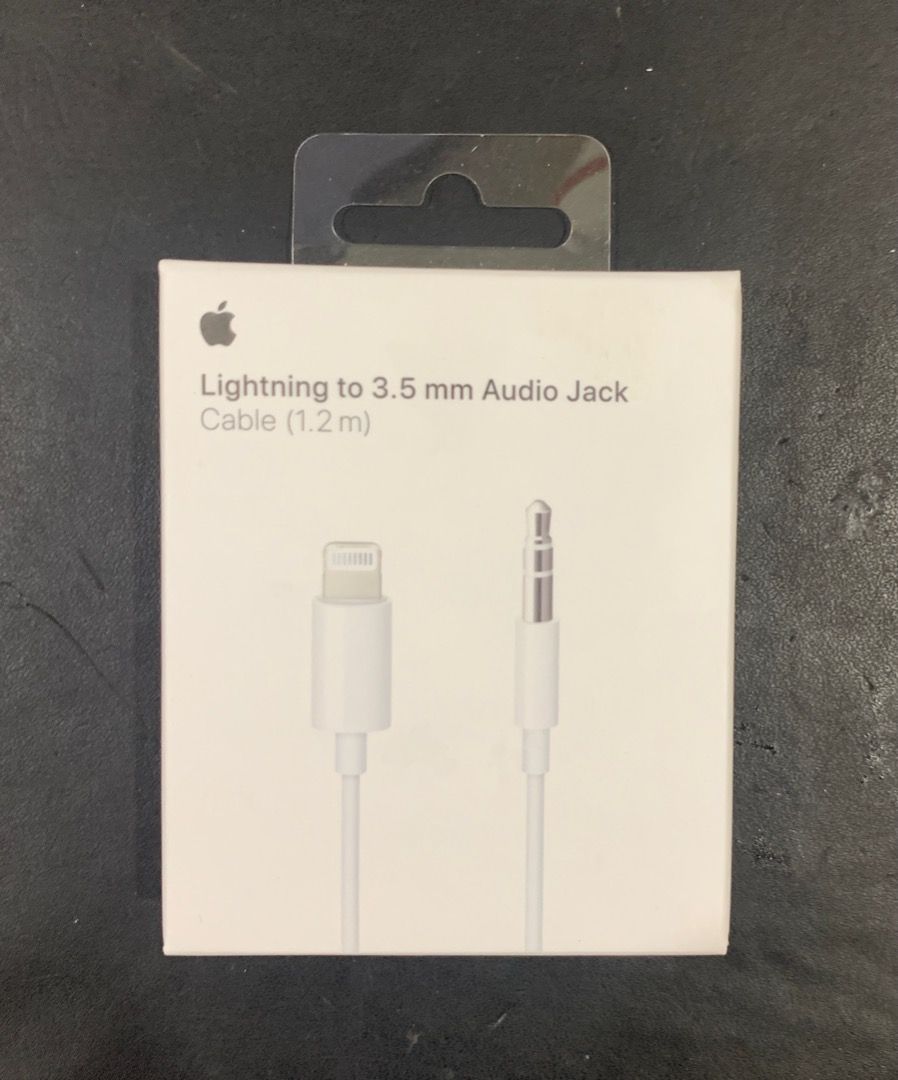 Lightning to 3.5 mm Audio Cable (1.2m) - Black - Apple