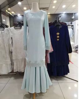 (Category: ) located in . Submitted by closetluxe (Listing ID 1237915056, Image 1). Description: .