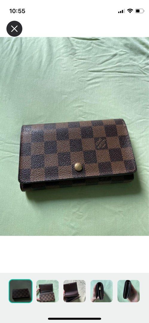 Authentic LV wallet (Category: Bags & Wallets) located in Singapore. Submitted by ellohi (Listing ID 1237894753, Image 1). Description: Not for fussy. .
