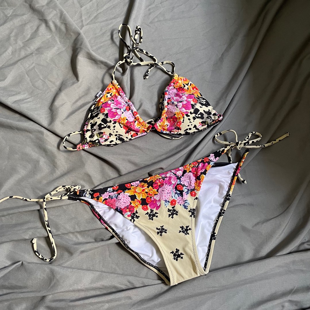 bikinis, Women's Fashion, Swimwear, Bikinis & Swimsuits on Carousell